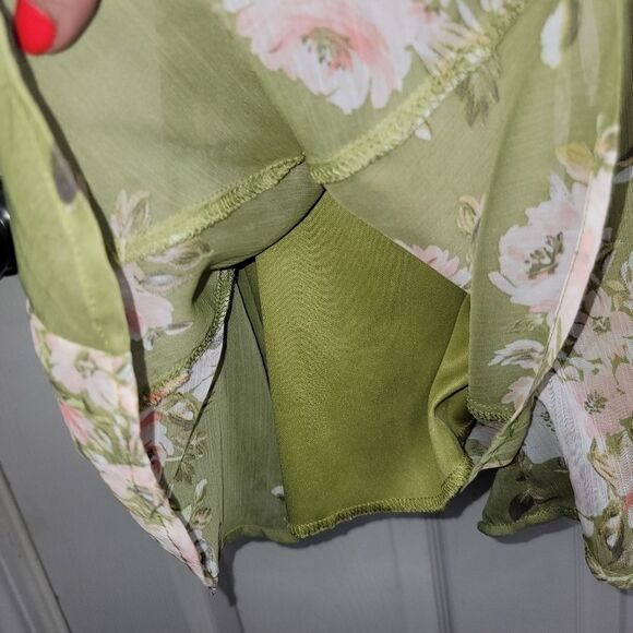 Francesca's NWT Mi Ami floral shorts romper size Small - Picture 6 of 9